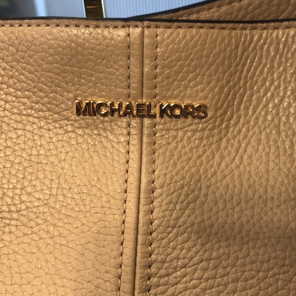 Michael Kors Genuine Tote Bag - Picture 4 of 11